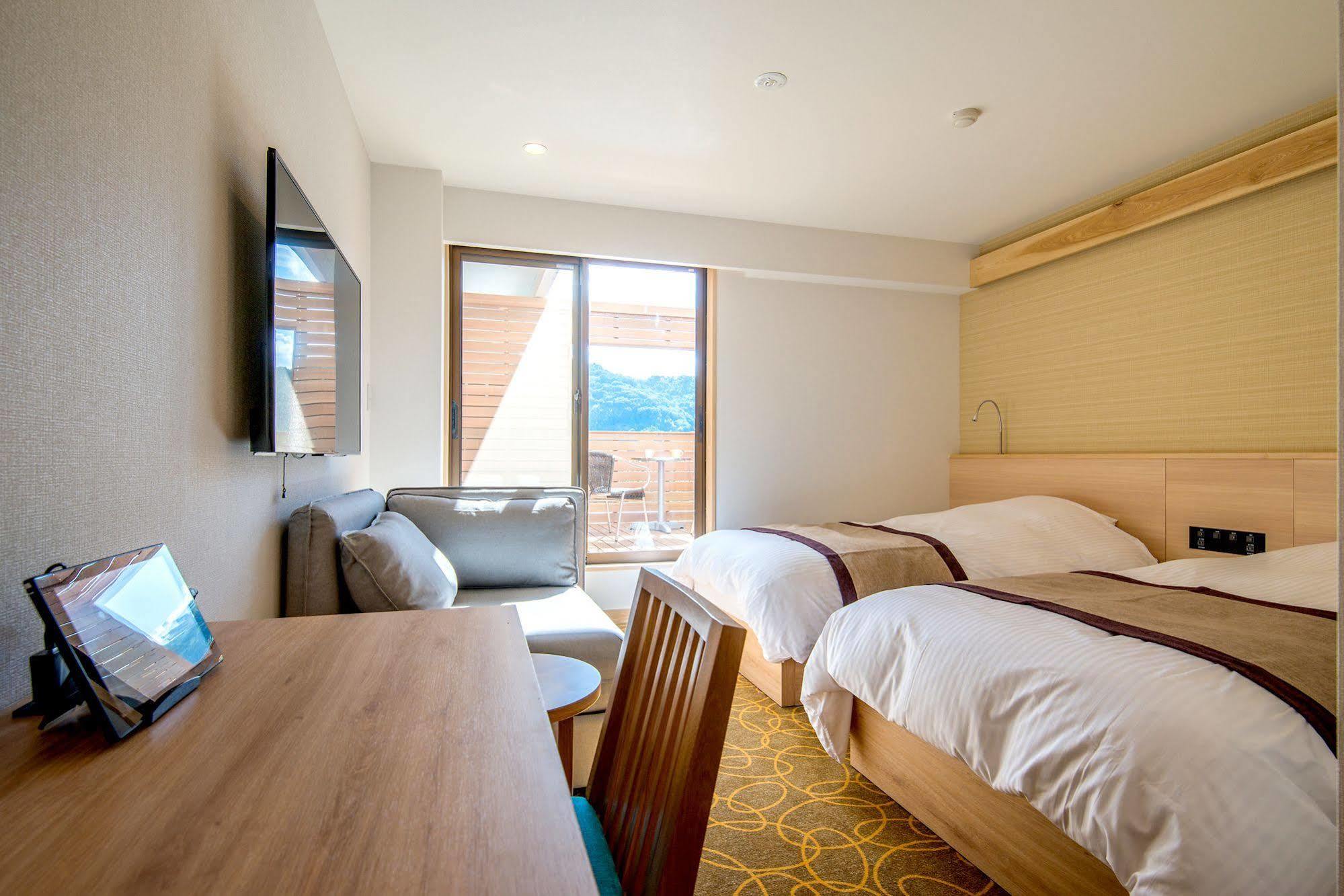ทีเคพี โฮเต็ล แอนด์ รีสอร์ต เล็คโตเร่ อาตามิ โคอาราชิ Hotel ภายนอก รูปภาพ