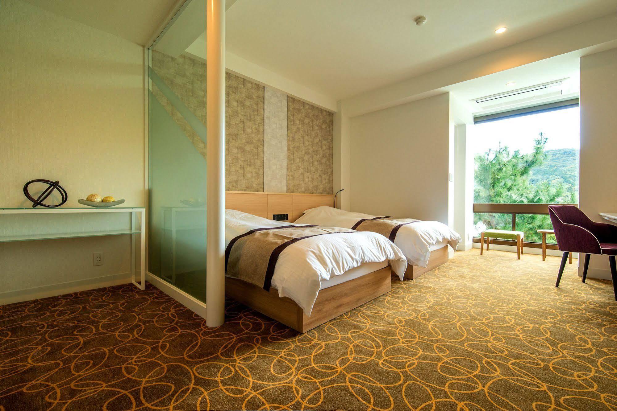 ทีเคพี โฮเต็ล แอนด์ รีสอร์ต เล็คโตเร่ อาตามิ โคอาราชิ Hotel ภายนอก รูปภาพ