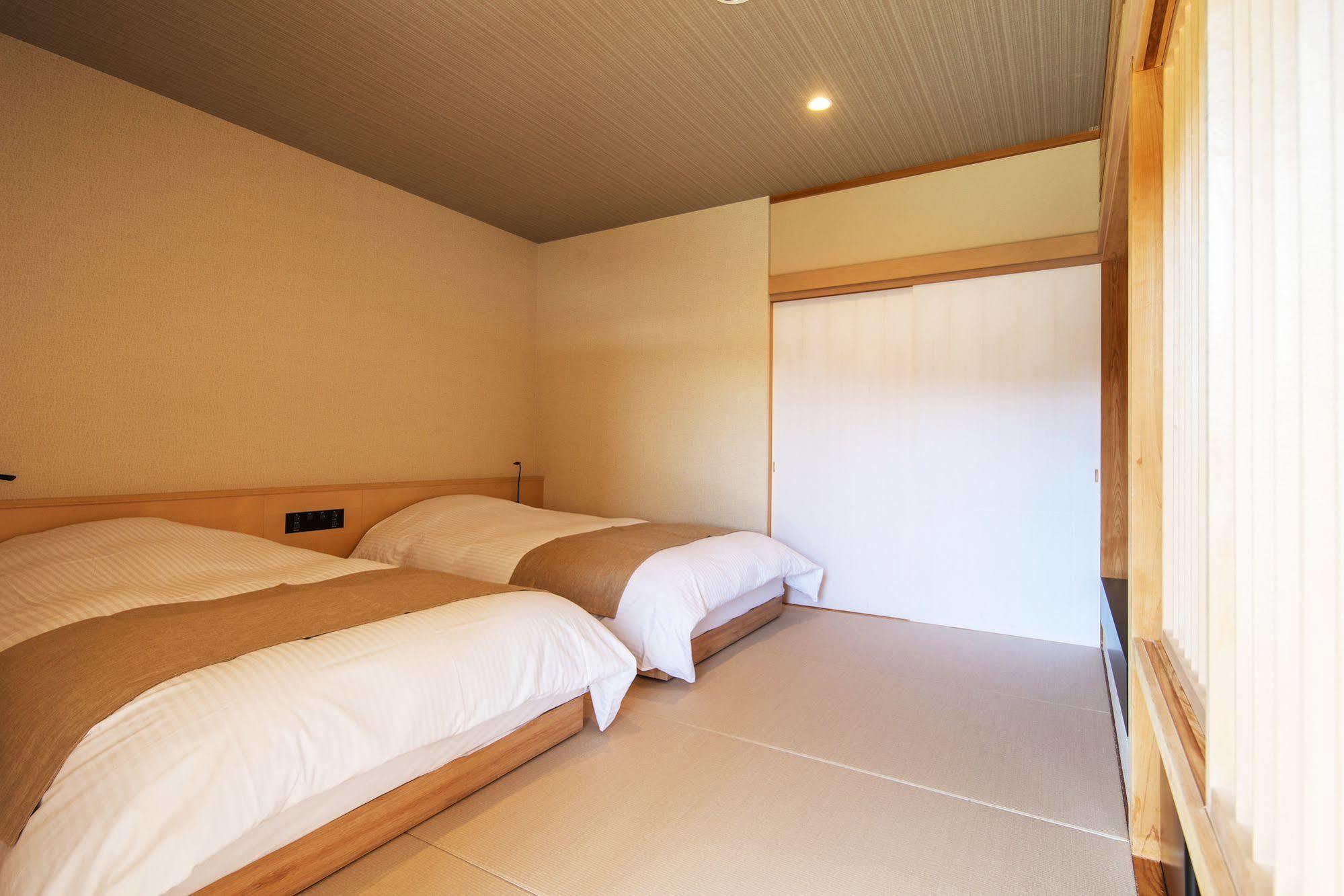 ทีเคพี โฮเต็ล แอนด์ รีสอร์ต เล็คโตเร่ อาตามิ โคอาราชิ Hotel ภายนอก รูปภาพ